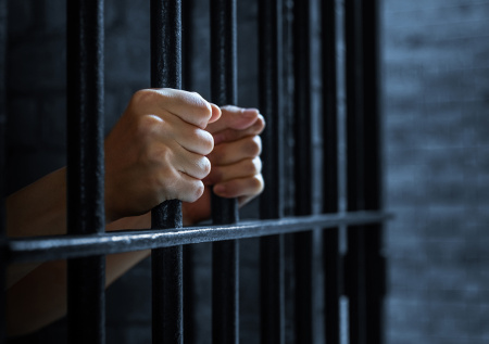 Россиянин решил «отдохнуть» от жены в тюрьме: что он сделал, детали