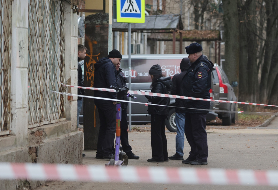 Красногорск. Обстановка на месте взрыва в Красногорске, где девятилетний мальчик получил тяжелые травмы после взрыва самодельного устройства, спрятанного в десяти рублевой купюре