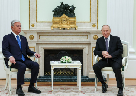 Токаев рассказал, о чем говорил с Путиным два часа