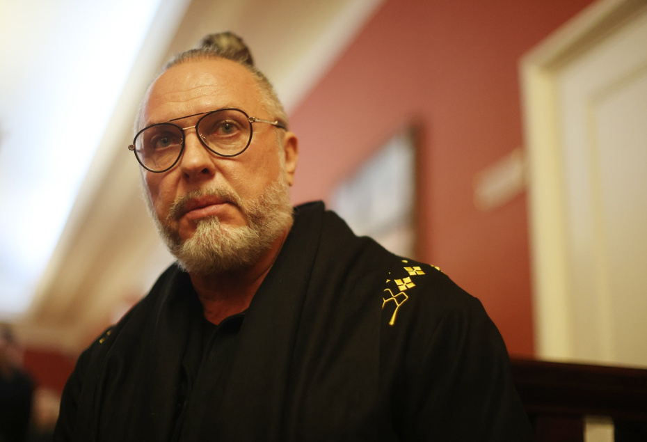 Юрий Грымов на церемонии прощания с народным артистом России Владимиром Симоновым в Театре имени Евгения Вахтангова