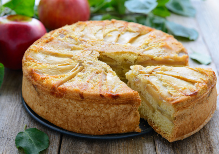 Пирог из яблок «Минутка»: вкусная выпечка на скорую руку