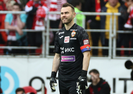 Акинфеев объяснил, почему не читал автобиографии спортсменов