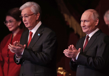 Путин и Токаев пообщались с артистами в Большом театре