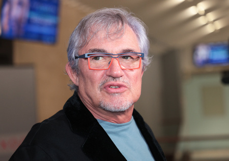 Нарколог назвал причину поведения Диброва с расстегнутой ширинкой