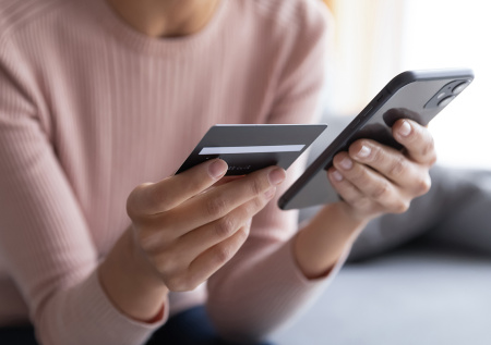 Крупные денежные переводы россиян могут посчитать мошенническими