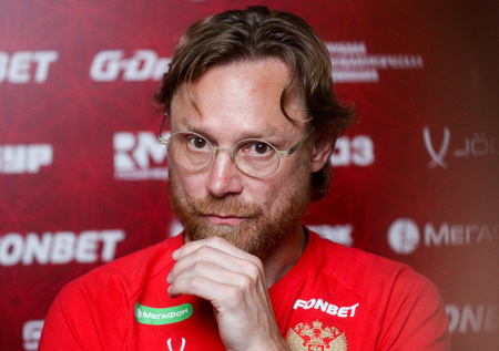 «Они и не скрывают»: Карпин раскрыл вредную привычку российских футболистов