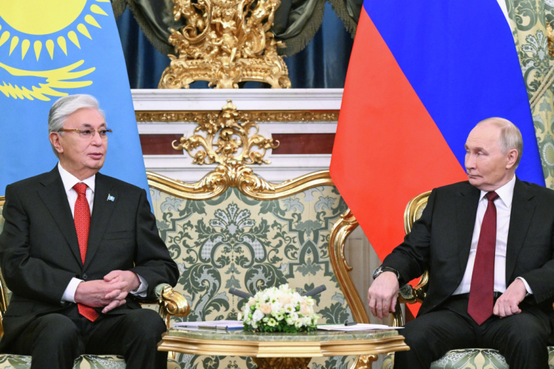 Президент РФ Владимир Путин и президент Казахстана Касым-Жомарт Токаев