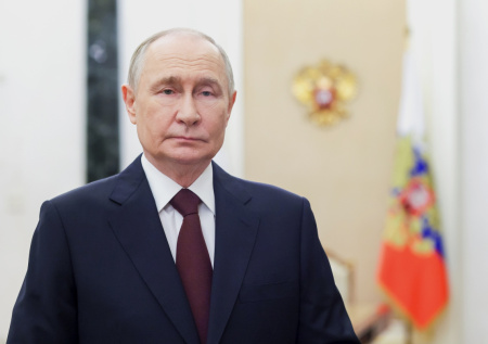 Путин присвоил 33-му мотострелковому полку почетное звание гвардейского