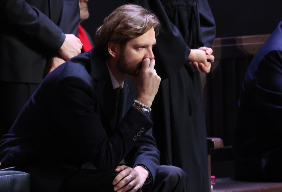 Василий Симонов на церемонии прощания с народным артистом России Владимиром Симоновым в Театре имени Евгения Вахтангова