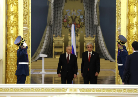 Путин обсудил с Токаевым работу Каспийского консорциума