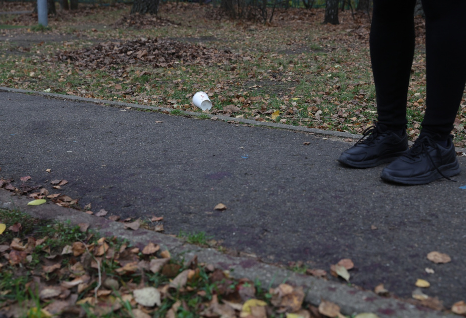 Красногорск. Обстановка на месте взрыва в Красногорске, где девятилетний мальчик получил тяжелые травмы после взрыва самодельного устройства, спрятанного в десяти рублевой купюре