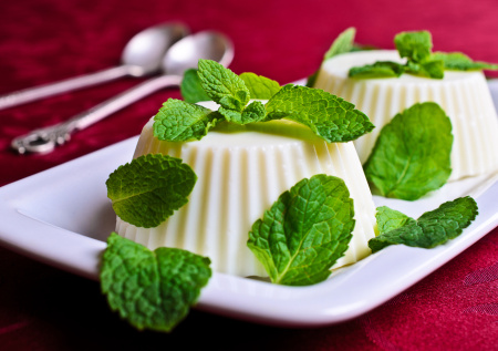 Простая панна-котта с желатином: идеальный десерт за 15 минут