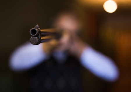 Россиянин с балкона палил из винтовки по голубям