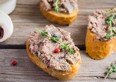 Нежный куриный паштет с грибами: мой секрет тающей текстуры для изысканных бутербродов