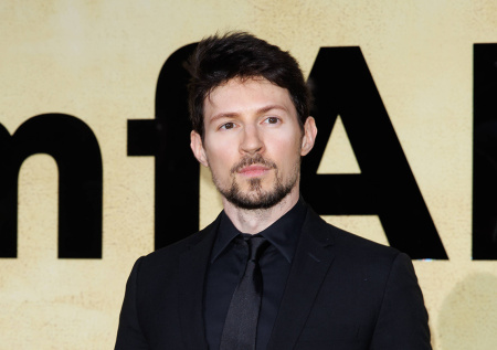 Дурову разрешили выехать из Франции