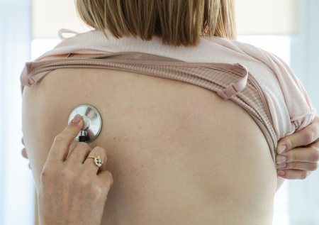 Врач предупредил, к каким осложнениям может привести вирус РСВ