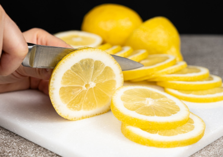 Забудьте про уксус: секреты изысканной салатной заправки от домохозяйки