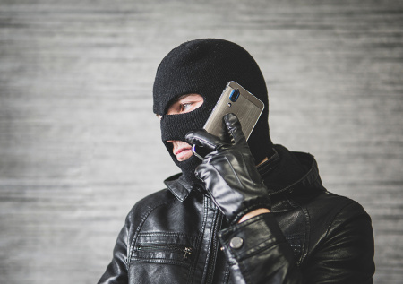 Раскрыта новая многоходовая схема мошенников с имитацией взлома