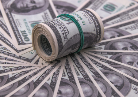 Появились две версии схем с обналичиванием $4 млн «кошельком» Зеленского