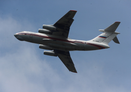 В небе над Екатеринбургом пролетят самолеты МЧС