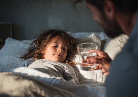 Врач назвала неожиданную причину частых простуд у ребенка