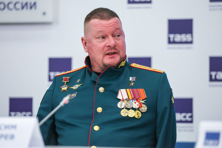 Максим Бахарев