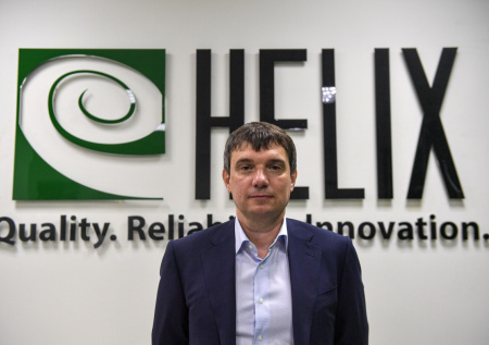 Отец владельца крупной лабораторной службы обвинил сына в присвоении акций