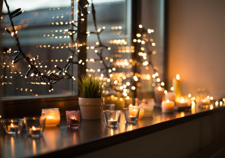 Юрист ответил, когда размещение гирлянды на окне может обернуться штрафом