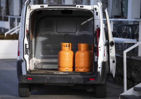 Россиянам объяснили, как правильно хранить дома газовые баллоны и аэрозоли