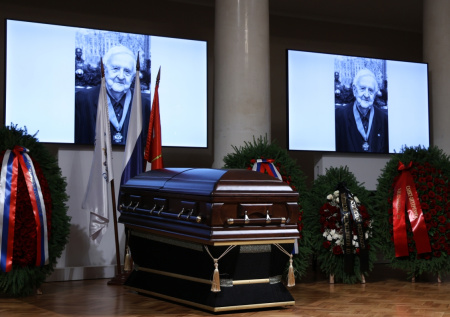 Петербург простился с преподавателем Путина и Медведева