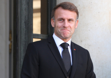 Макрон обвинил Россию в распространении «фейков» о клопах