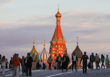 Москвичам раскрыли причину появления фиолетового неба