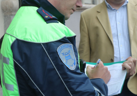 В КС объяснили, когда водителю грозит двойное наказание за одно нарушение