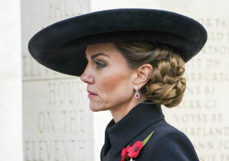 Королевская семья Британии: новости, тайный знак Миддлтон на Дне перемирия