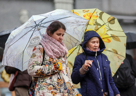 Грозовые ливни и тепло до +10? Погода в Москве на выходных: чего ждать