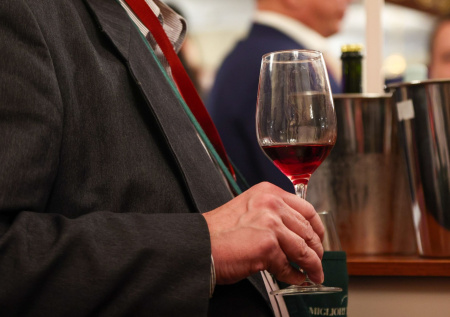 7 признаков хорошего вина: советы профессионалов и лайфхаки по выбору