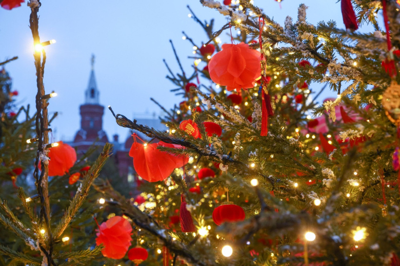 Новогодние украшения в Москве