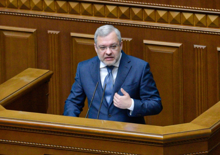 Зеленский исключил из СНБО министров на фоне коррупционного скандала