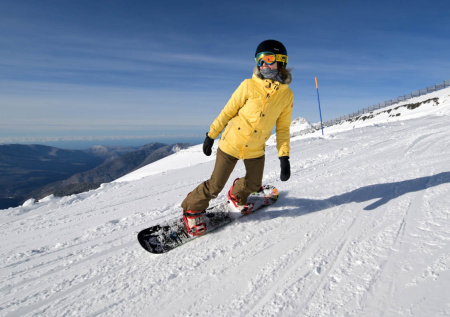 Старт горнолыжного сезона 2025-2026: куда ехать, как бронировать, цены