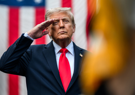 «Энергия зашкаливает»: Вэнс заявил, что Трамп может не спать по 20 часов