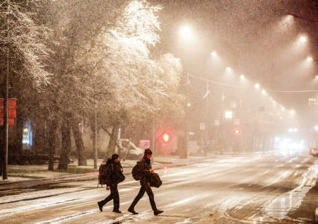 Москву накрыл первый снег