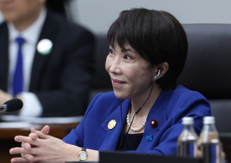 Японские власти решили завладеть ядерным оружием США