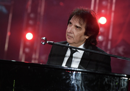 Кай Метов раскрыл, почему встречает Новый год раньше других