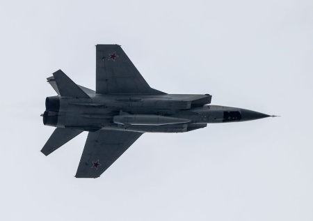 Минобороны РФ показало вылет МиГ-31 с «Кинжалом» на учениях ядерных сил