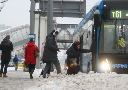 Москвичам посоветовали пересесть на городской транспорт