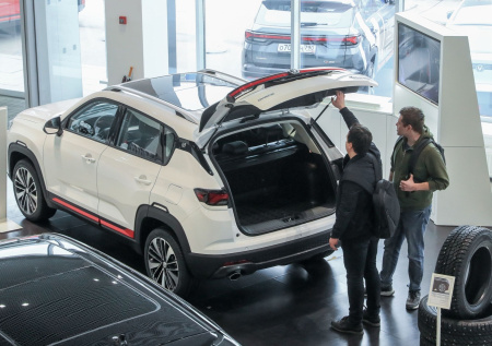 Автомобильный рынок в России охватила ценовая лихорадка