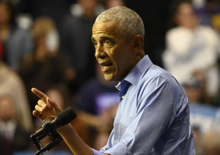 Американист оценил, чем обернутся для Обамы обвинения в госизмене