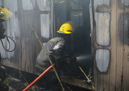 Десятки магазинов загорелись в одном из городов Ближнего Востока