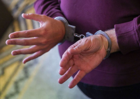 Охотник за малолетними девочками попался в руки полицейских