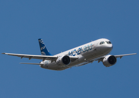 ОАК показала самолеты МС-21 и SJ-100 на Dubai Airshow 2025